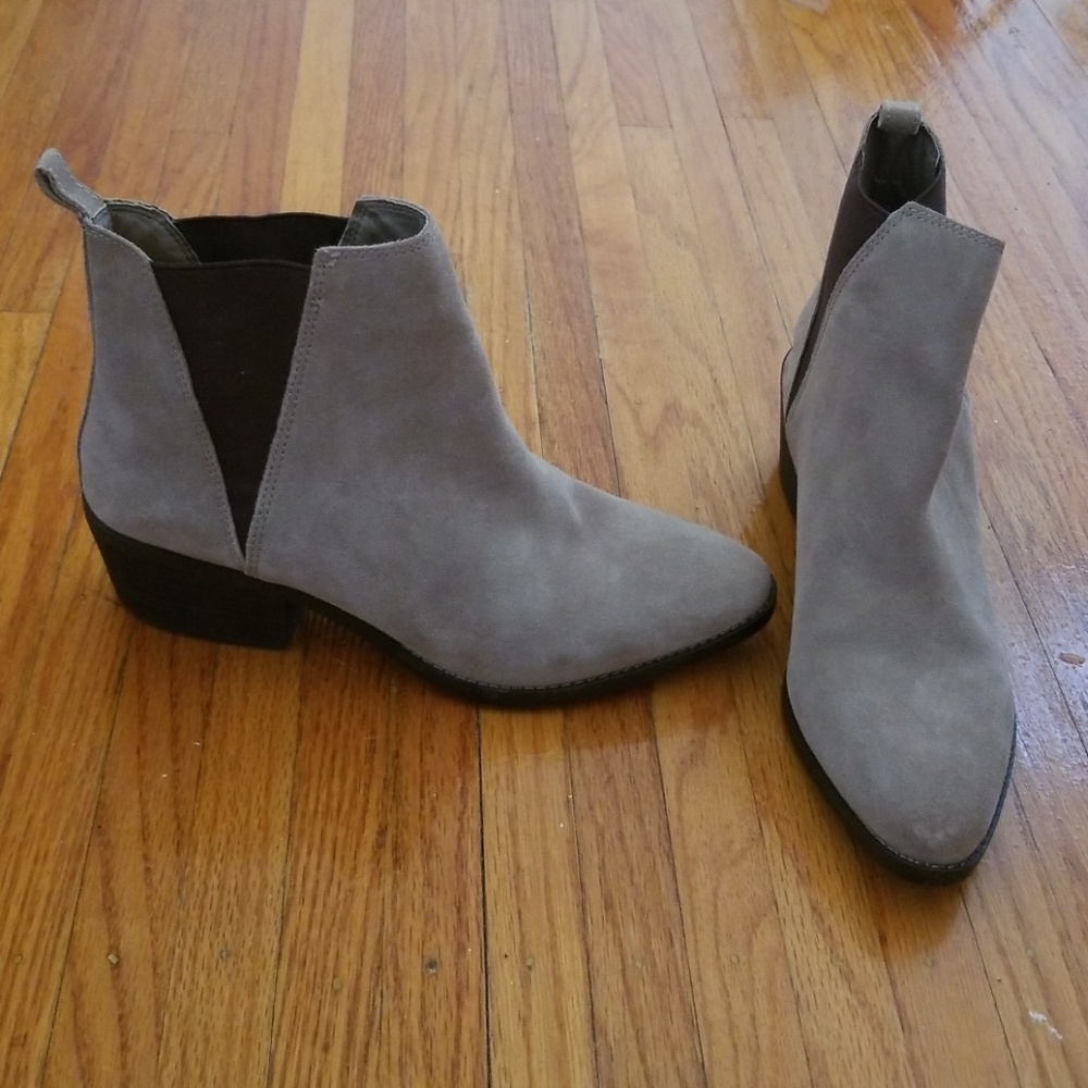 Leather ankle boots, white mountain